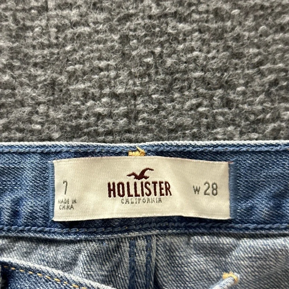 Hollister Denim Shorts Womens Size 7/28 Light Wash Quilted Rhinestone Raw Hem